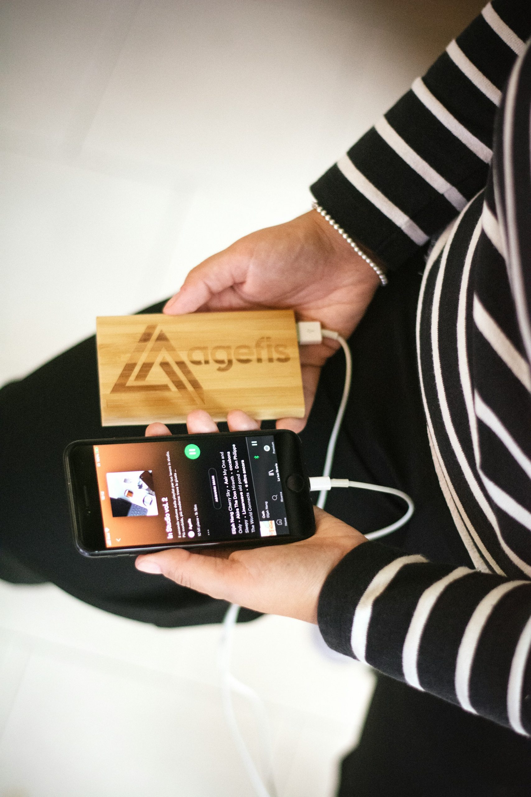 Why Is a Power Bank Essential for Modern Devices?