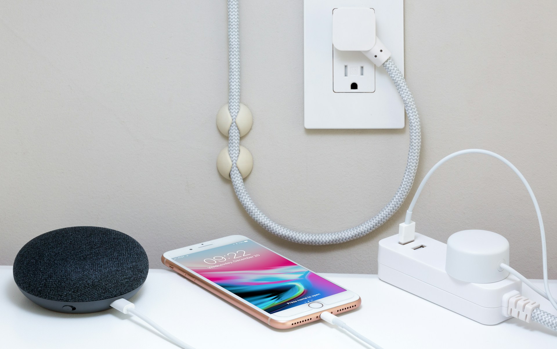 Top Benefits of Using an iPhone Charger Why It’s Worth the Investment?